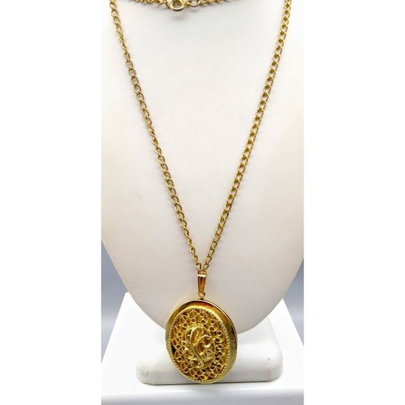 Vintage Sarah Coventry Heirloom Filigree Locket on Gold Tone Textured Curb Link - Picture 4 of 6